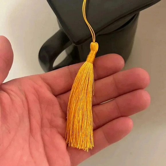 Rae Dunn Coffee/Tea Mug/Cup CLASS OF 2020 with lid Black with Tassel graduation - Picture 6 of 7